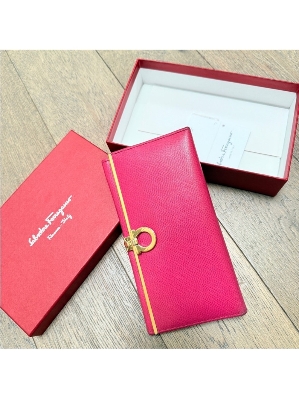 Salvatore Ferragamo Wallet - Picture 2 of 2